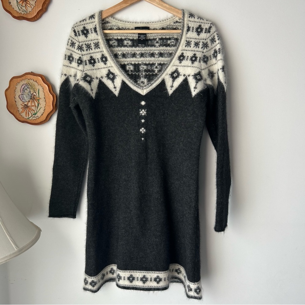 Moda International Black and Cream Knit Sweater